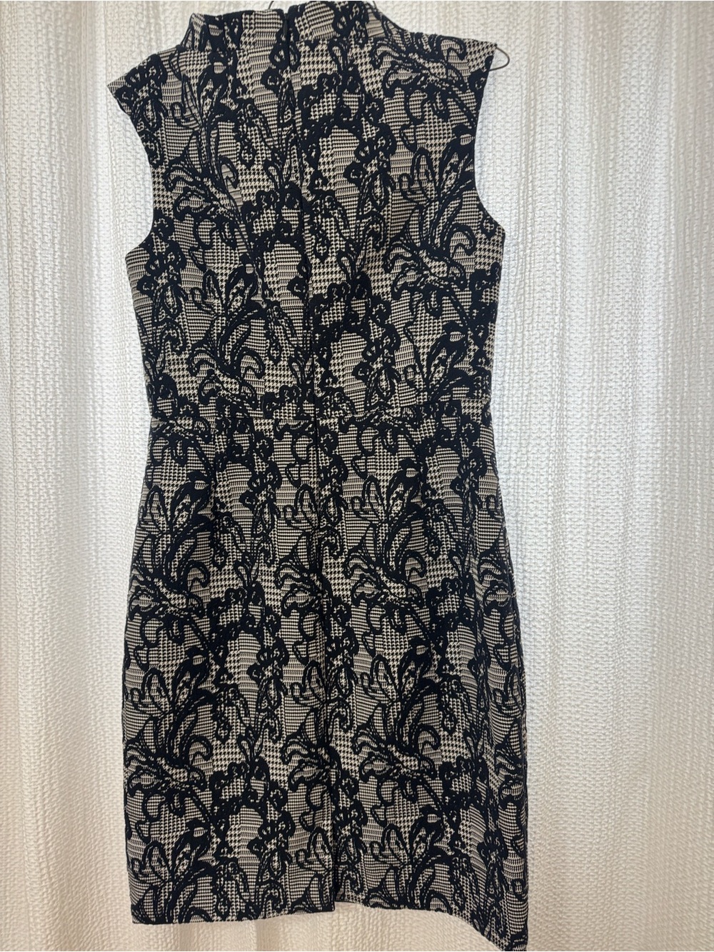 Brooks Brothers Navy White Houndstooth Floral Jacquard
Sheath Dress